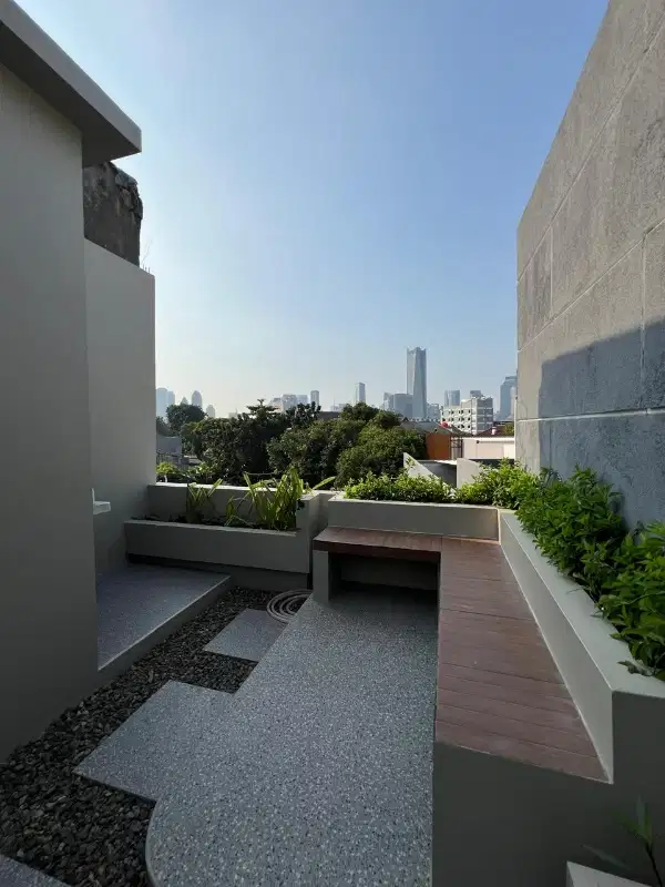 ruko ada rooftop 4lantai dikebayoran baru SHM