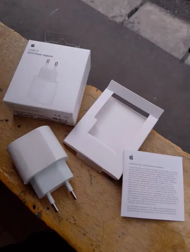 Adaptor iPhone 20 watt Ori