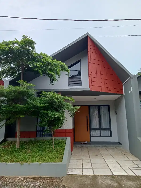 Waaw, rumah dengan spek bata merah. lokasi di Cibinong