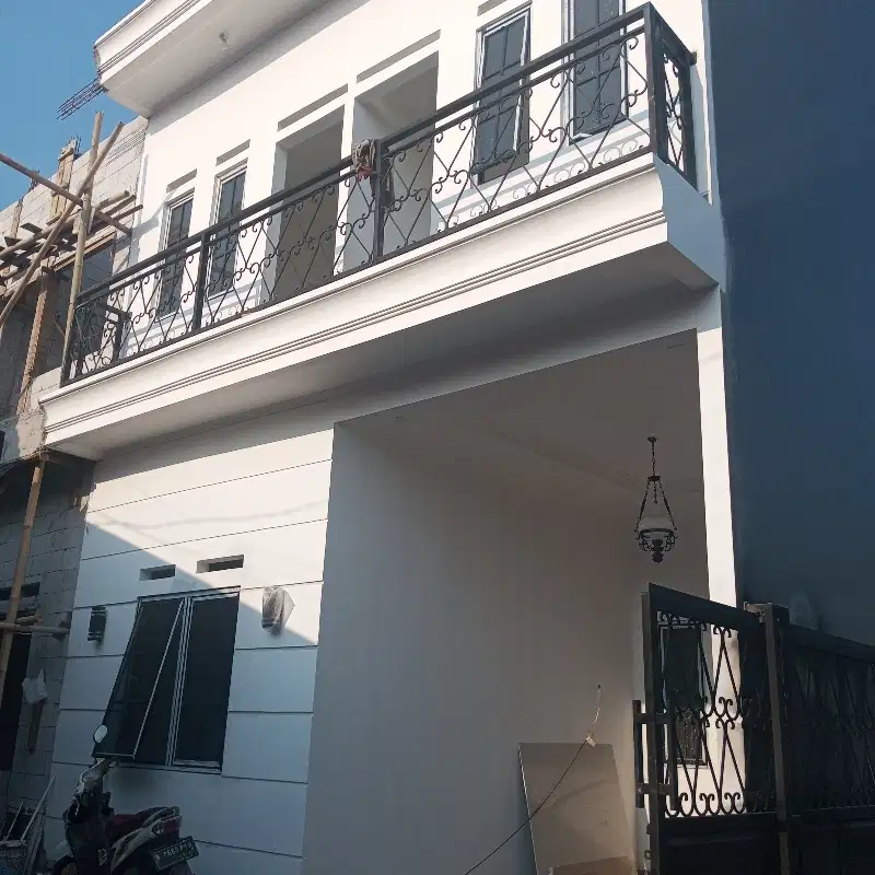 Rumah mewah dalam cluster di Condet batu ampar