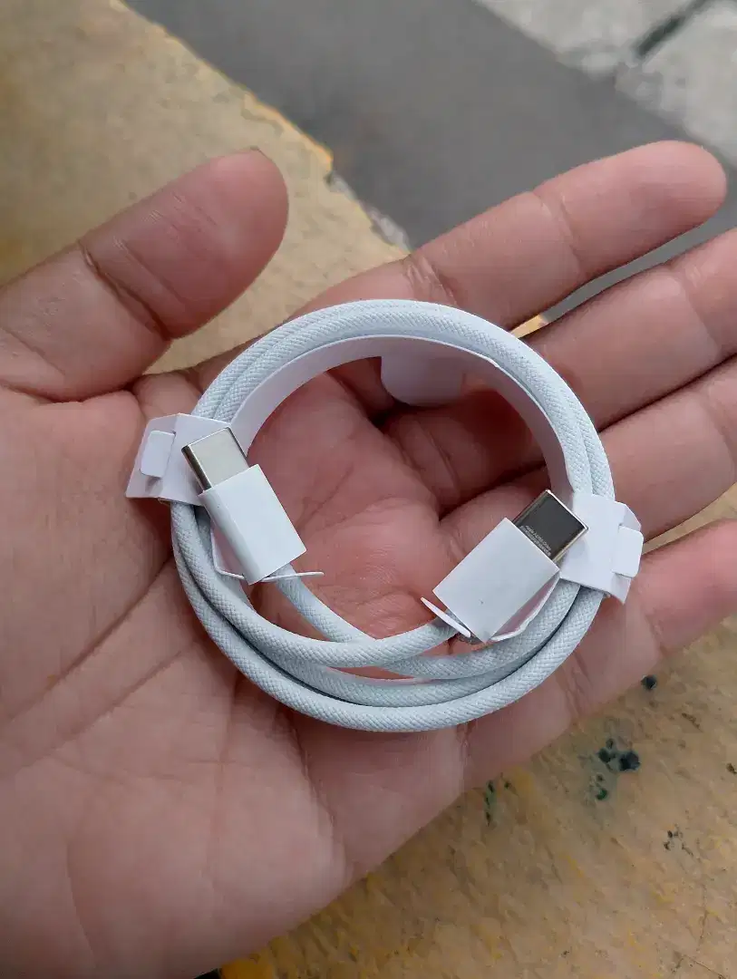 Kabel charger iPhone 15 C to C