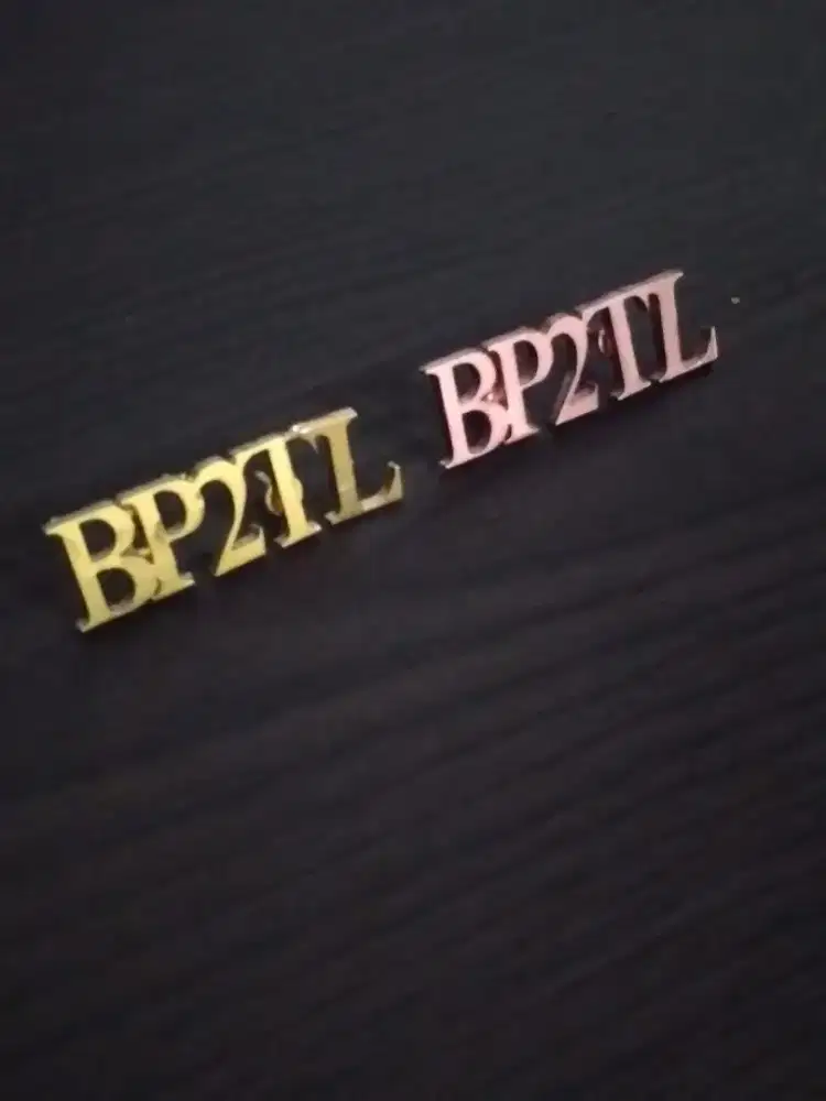 Pin, Nama Dada Custom