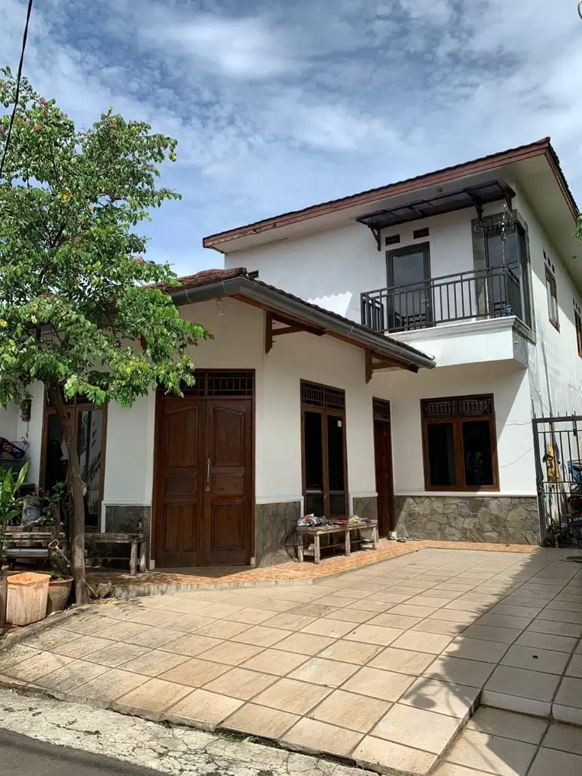 Dijual Rumah 2 Lantai Siap Huni di Ciputat Timur