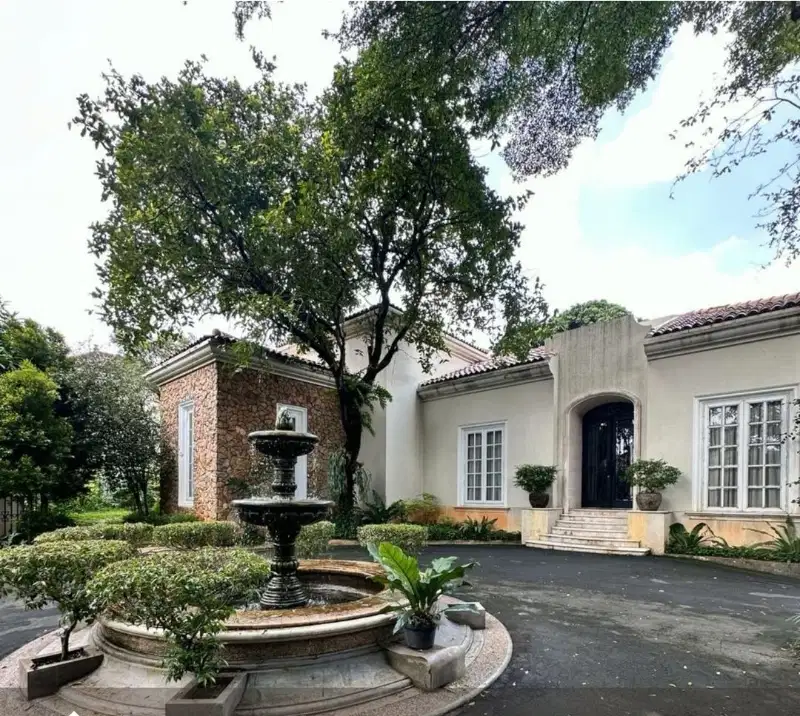 Dijual rumah cantik harga menarik dalam komplek at Cilandak Jaksel