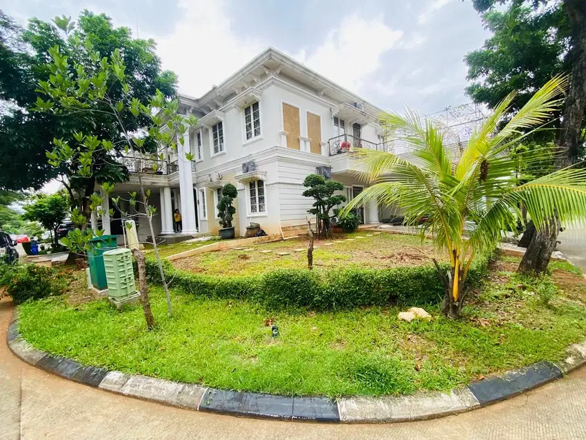 Rumah Bagus Hoek di Cluster Premium Lippo Cikarang
