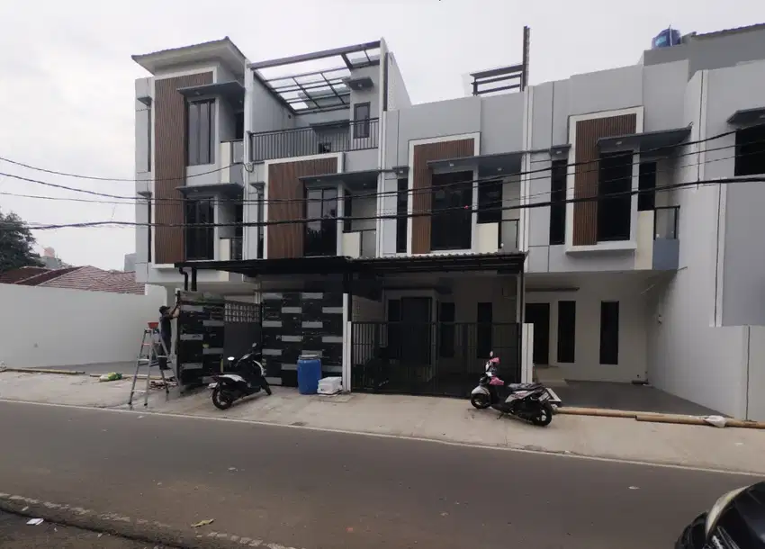 Dijual Rumah Mewah 2 lantai di Cempaka Putih Jakarta Pusat