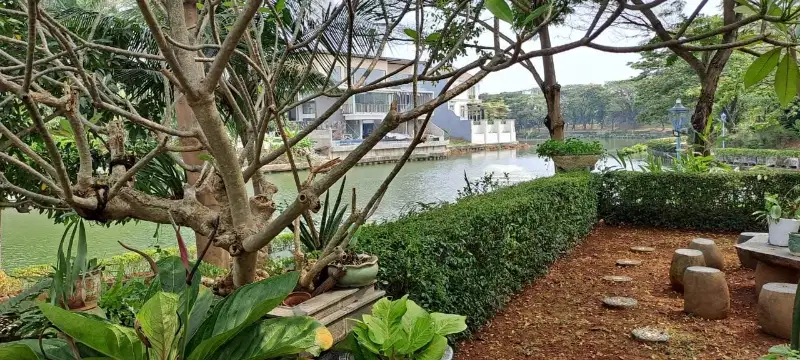 Rumah Mewah View Danau Siap Huni di Pantai Indah Kapuk