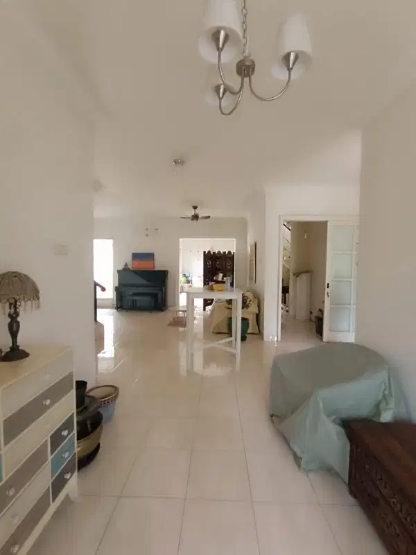 DIJUAL RUMAH MURAH 2 LANTAI DI CLUSTER TENGAH KOTA WISATA, DEKAT MAL!