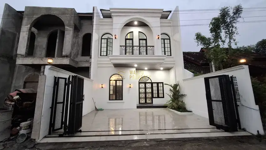 RUMAH KLASIK EROPA SIAP HUNI DI UTARA MAGUWOHARJO