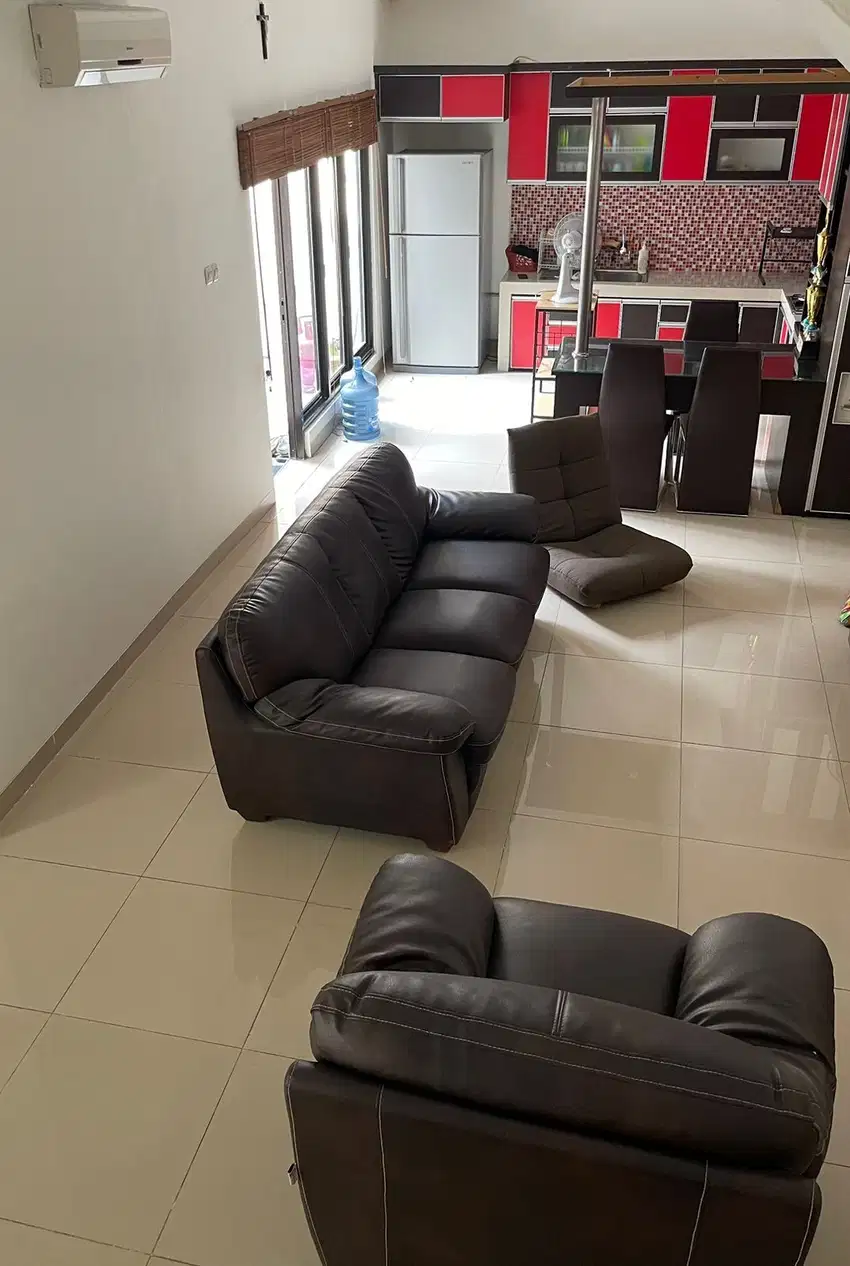 Rumah 2 Lantai bagus di Meadow Green Lippo Cikarang