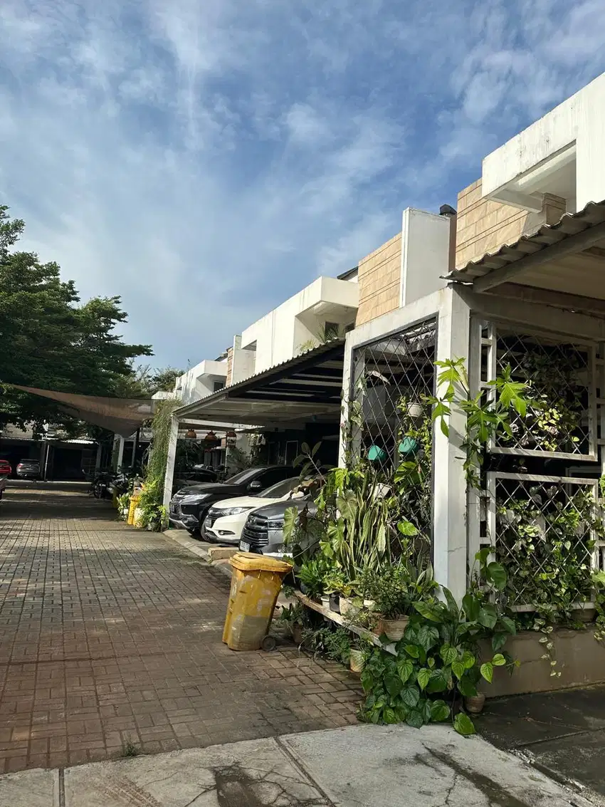 Rumah HOOK Disewakan di Cluster Exsclusive Allura Caman Bekasi