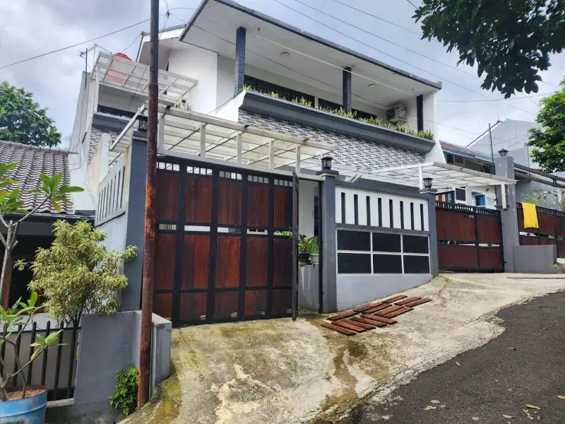 jual rumah bagus.siap huni.semi furnish.