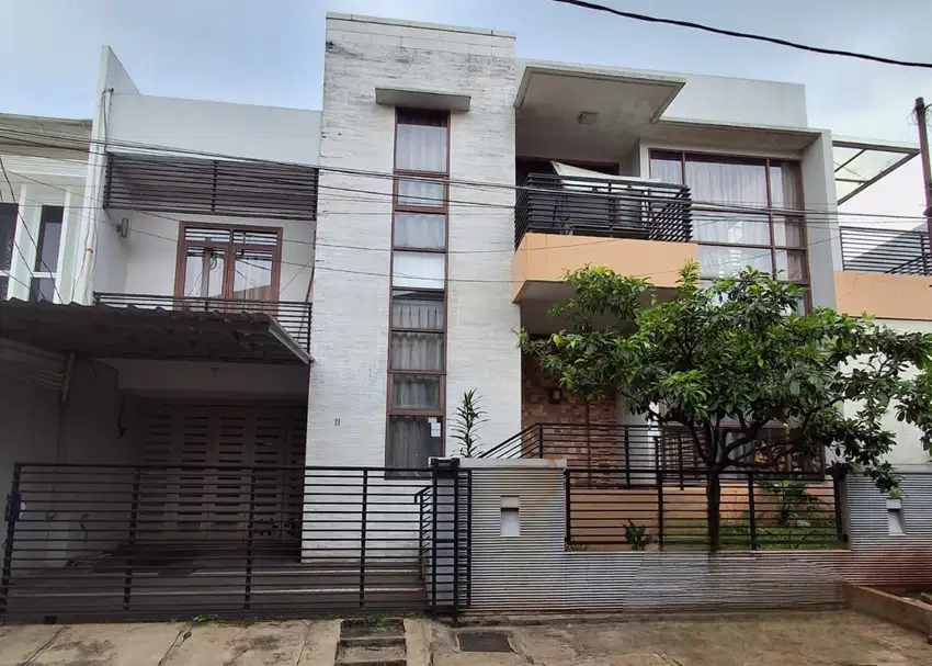 DISEWA RUMAH 2 LT Lokasi STRATEGIS CINERE Blok A - Cinere.