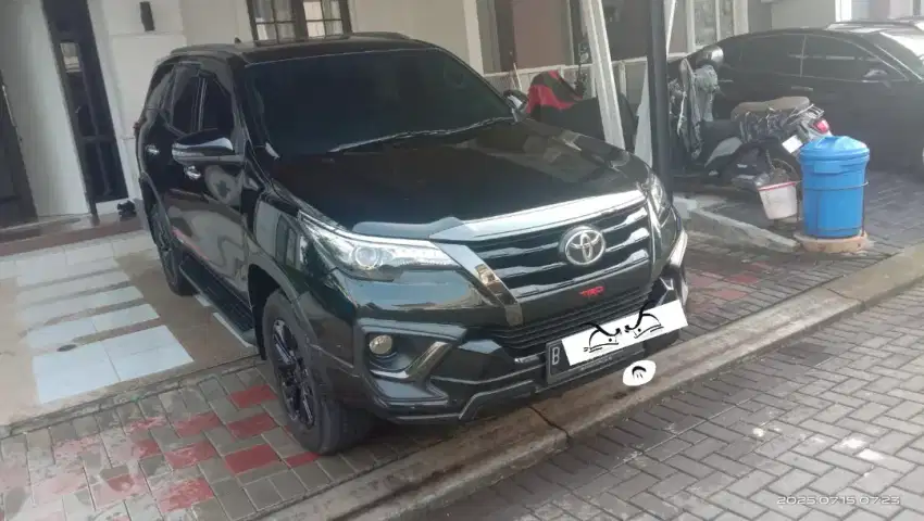 TOYOTA FORTUNER 2.4 VRZ TRD SOLAR - AT 2020 HITAM