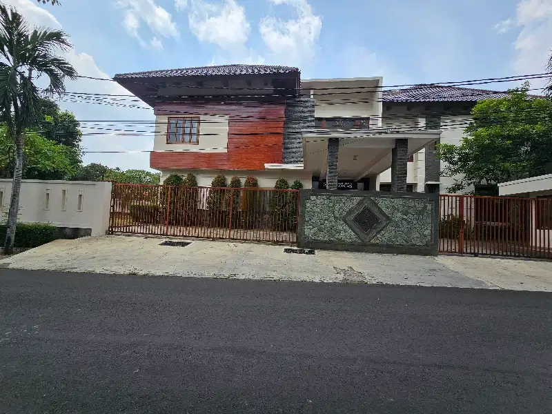 sewa rumah siap huni di Senayan Hang lekir Jaksel
