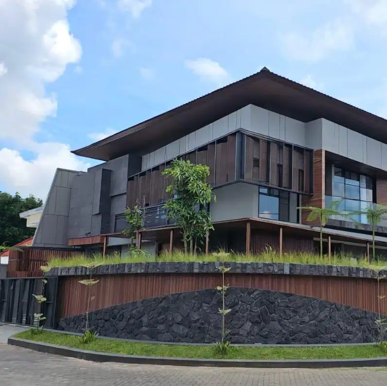 rumah mewah tropical house manyar kertoadi, dekat galaxy mall