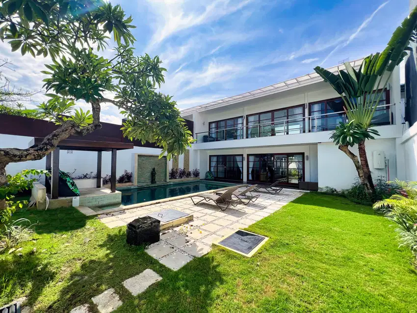 STYLISH SEMINYAK VILLA WITH MODERN AMENITIES