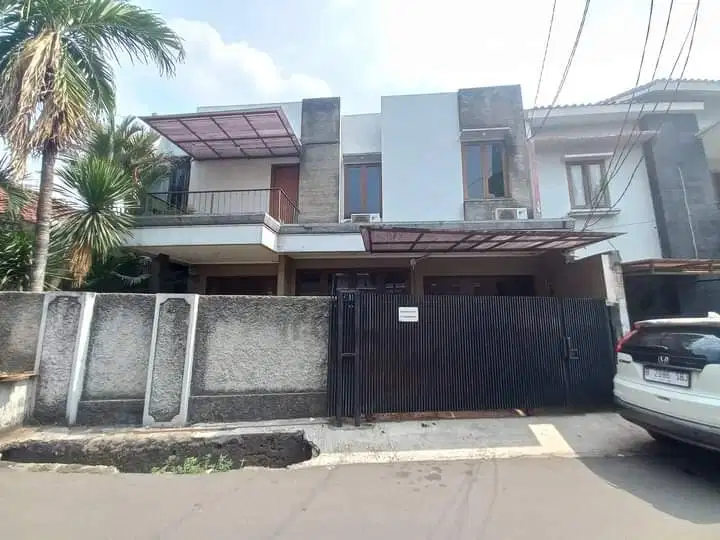 Dijual Rumah Bagus 3 Lt M U R A H Jl. Bangka, Jakarta Selatan