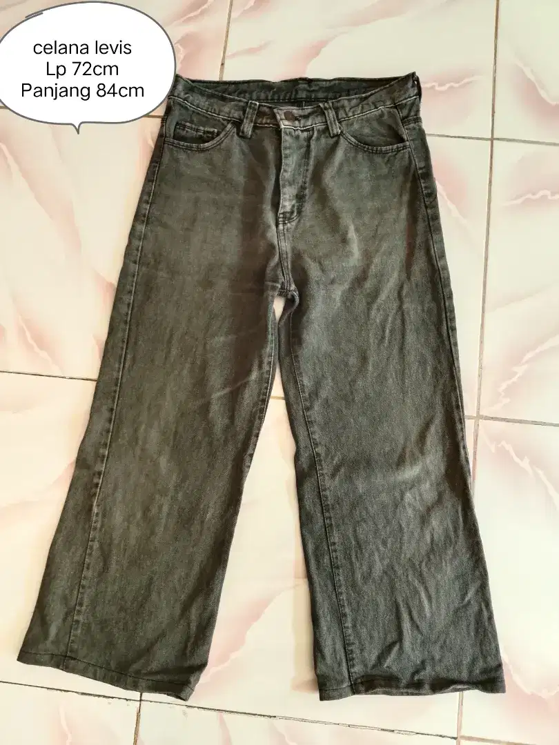 Celana levis size 28