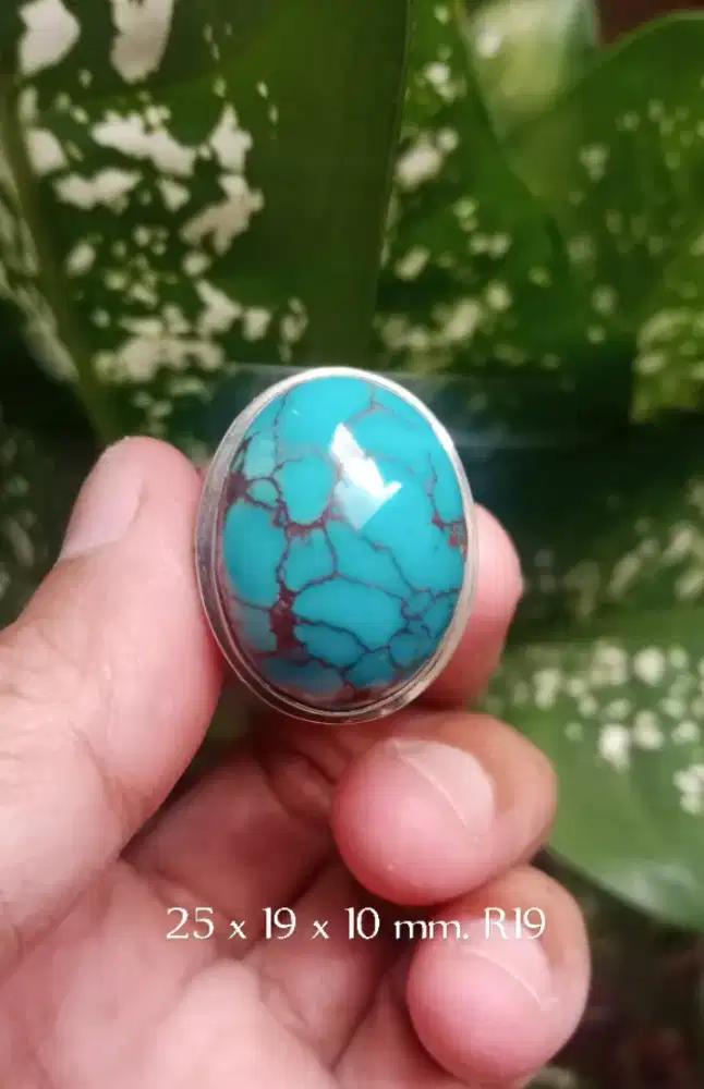 Batu Pirus Urat Merah