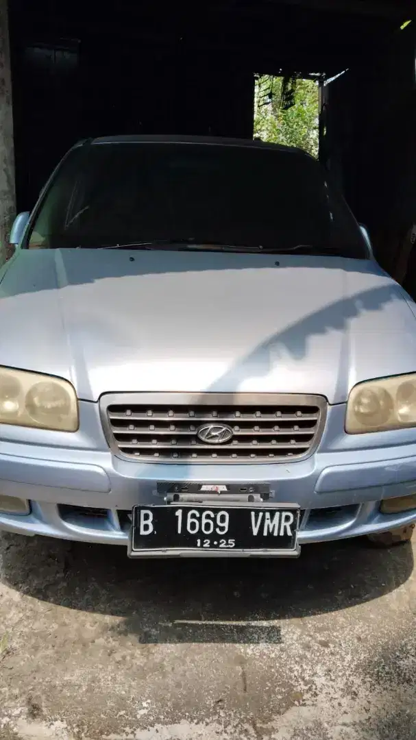 jual mobil hyundai trajed