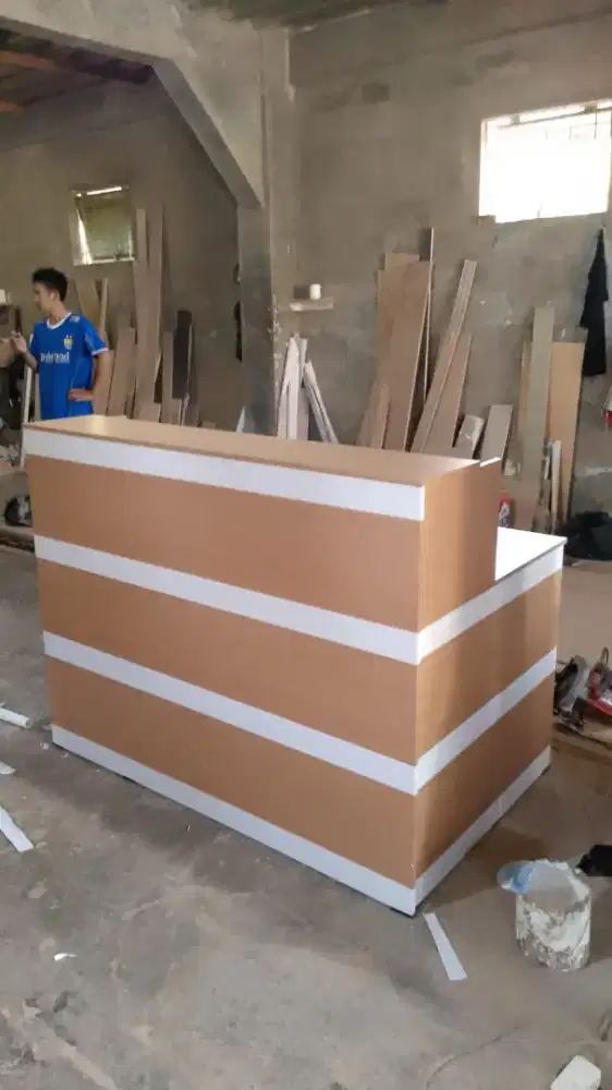 MEJA KASIR L PANJANG 150 MEJA RECEPTIONIS