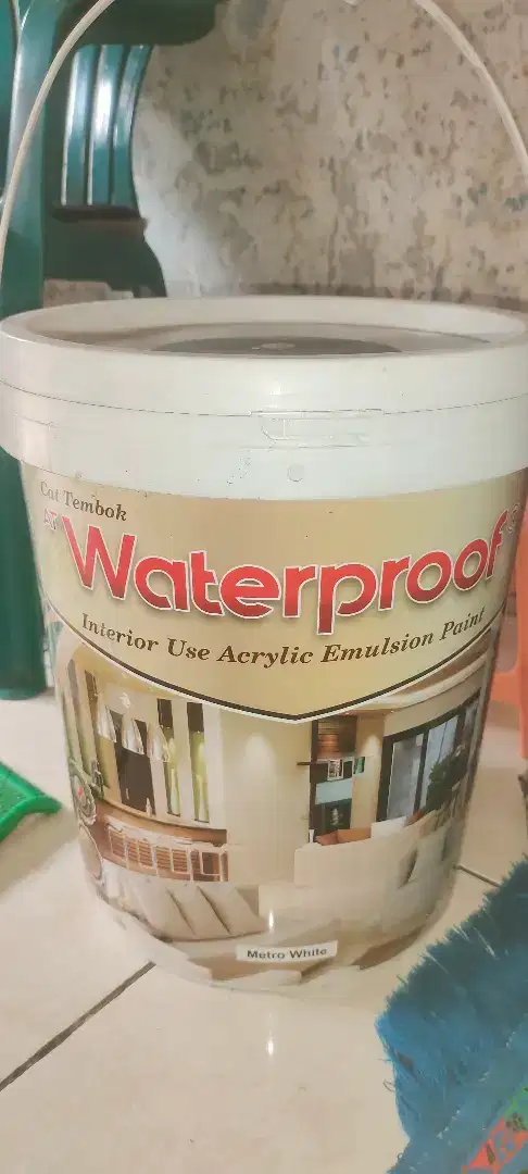 Cat waterproof 25 liter masih baru