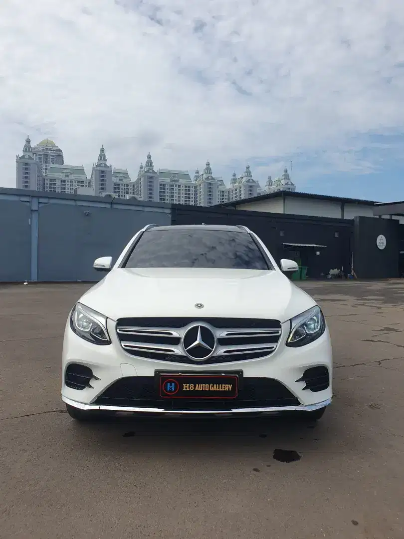 MERCEDES BENZ GLC200 AMG 2018
