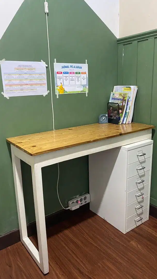 Dijual meja belajar kayu jati belanda