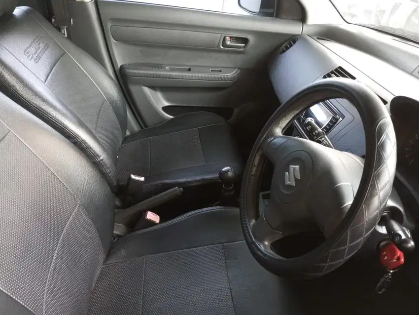 Dijual Suzuki Swift ST 2008 MT