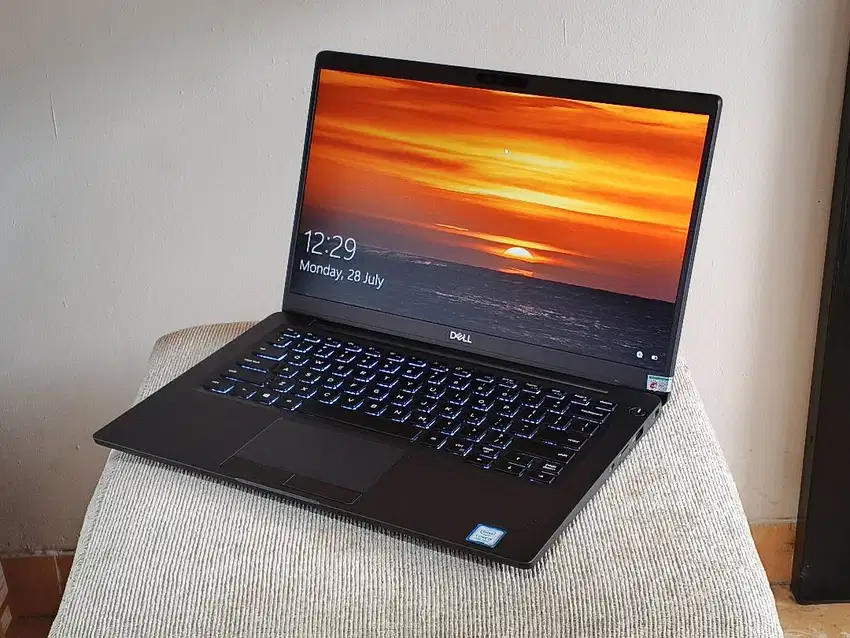 Laptop Dell Latitude 7400 Core i5 Ram 8 GB SSD keyb backlight normal