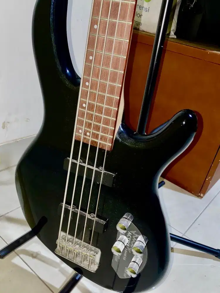 Cort Action Bass V Plus 5 String