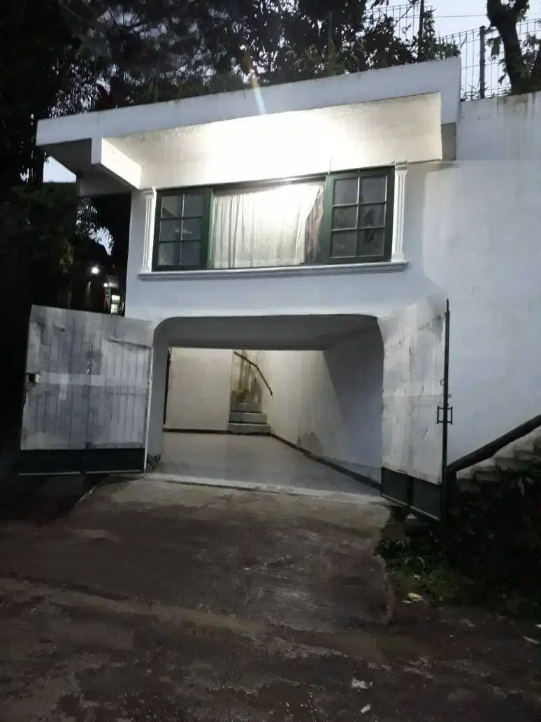 DIJUAL VILA CISARUA PUNCAK