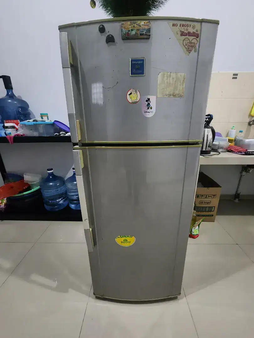 Kulkas 2 pintu Sharp