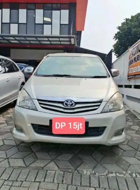 Innova G Luxury 2.0 At 2011 Silver