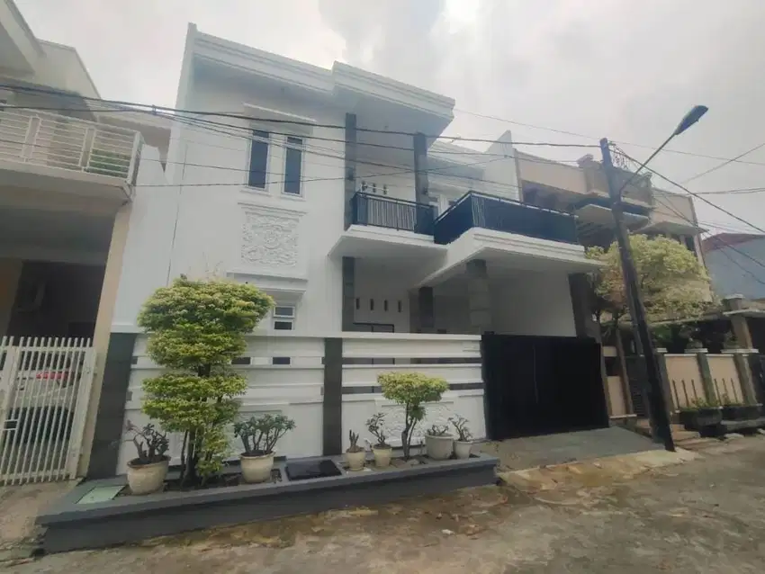 Jual Rumah Harapan indah bekasi nan 2 lantai megah (C0610)