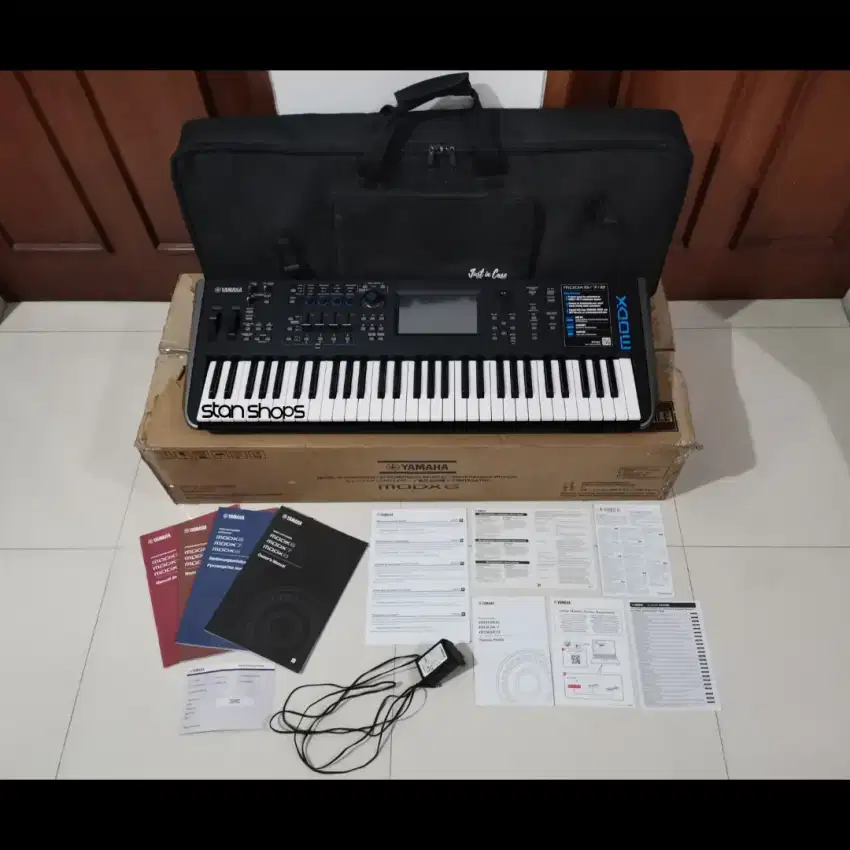 Yamaha MODX6 MODX 6 61 Key Synth Synthesizer / Korg Roland Nord Fantom