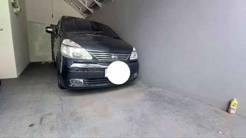 DIJUAL NISSAN SERENA WARNA HITAMC24 HWS 2010 AT MULUS