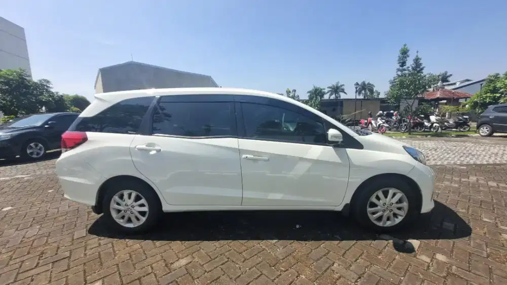 Honda Mobilio E 1.5 I-VTEC Tahun 2015
