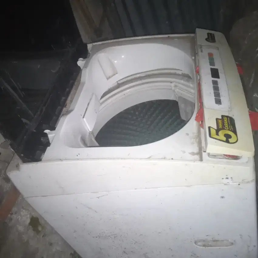 Mesin cuci Polytron 1 tabung 8Kg