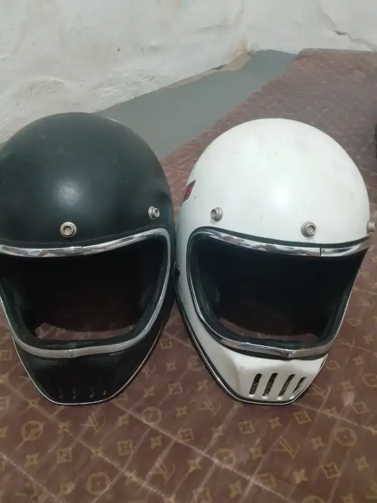Jual 2 helm 3 kali pakai
