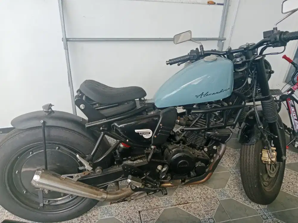 Custom basic Yamaha Byson
Thn 2015