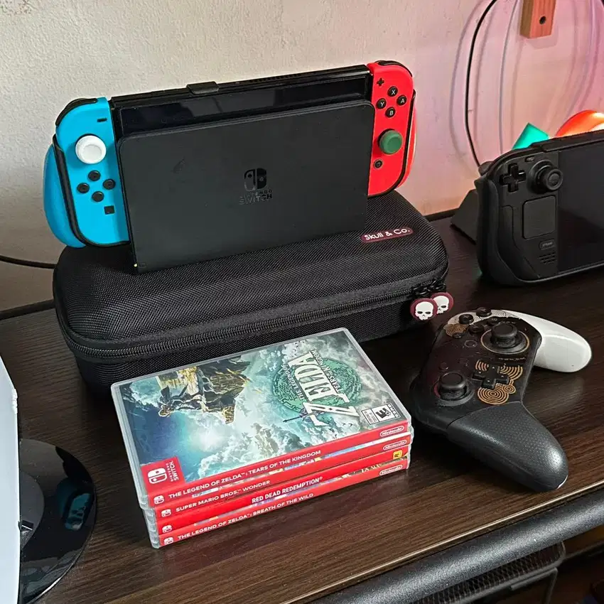 Nintendo Switch Oled + Game + Aksesoris - COD ONLY Rp. 6.000.000