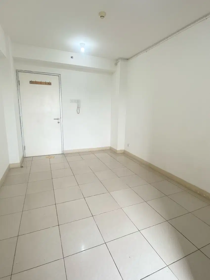 Green Bay Pluit sewa murah studio kosongan siap huni view kota