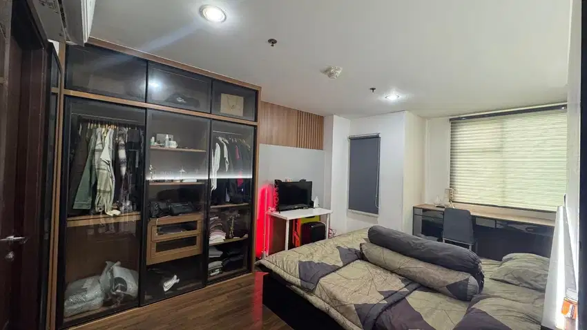 Di JUAL Cepat AKR Gallery West Apartment Type 2BR + 1 Full Furnished