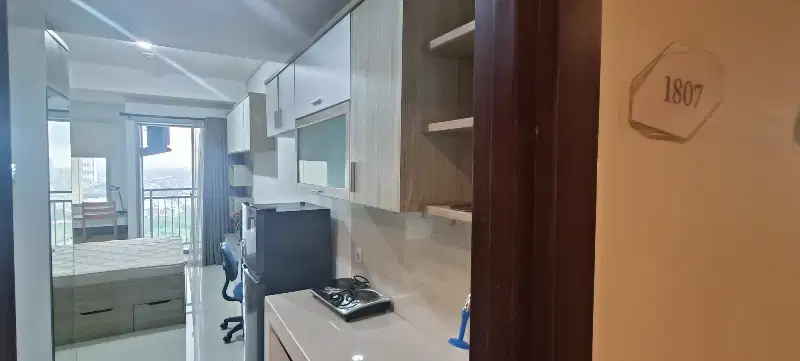 Dijual Cepat unit Studio Full Furnish dekat Kampus Binus