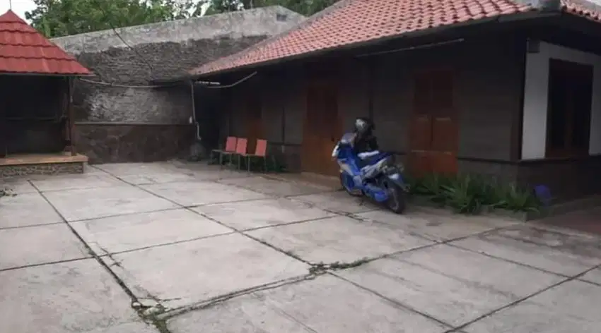 Tanah Dan Bangunan Raden Inten Buaran Jual Cepat!