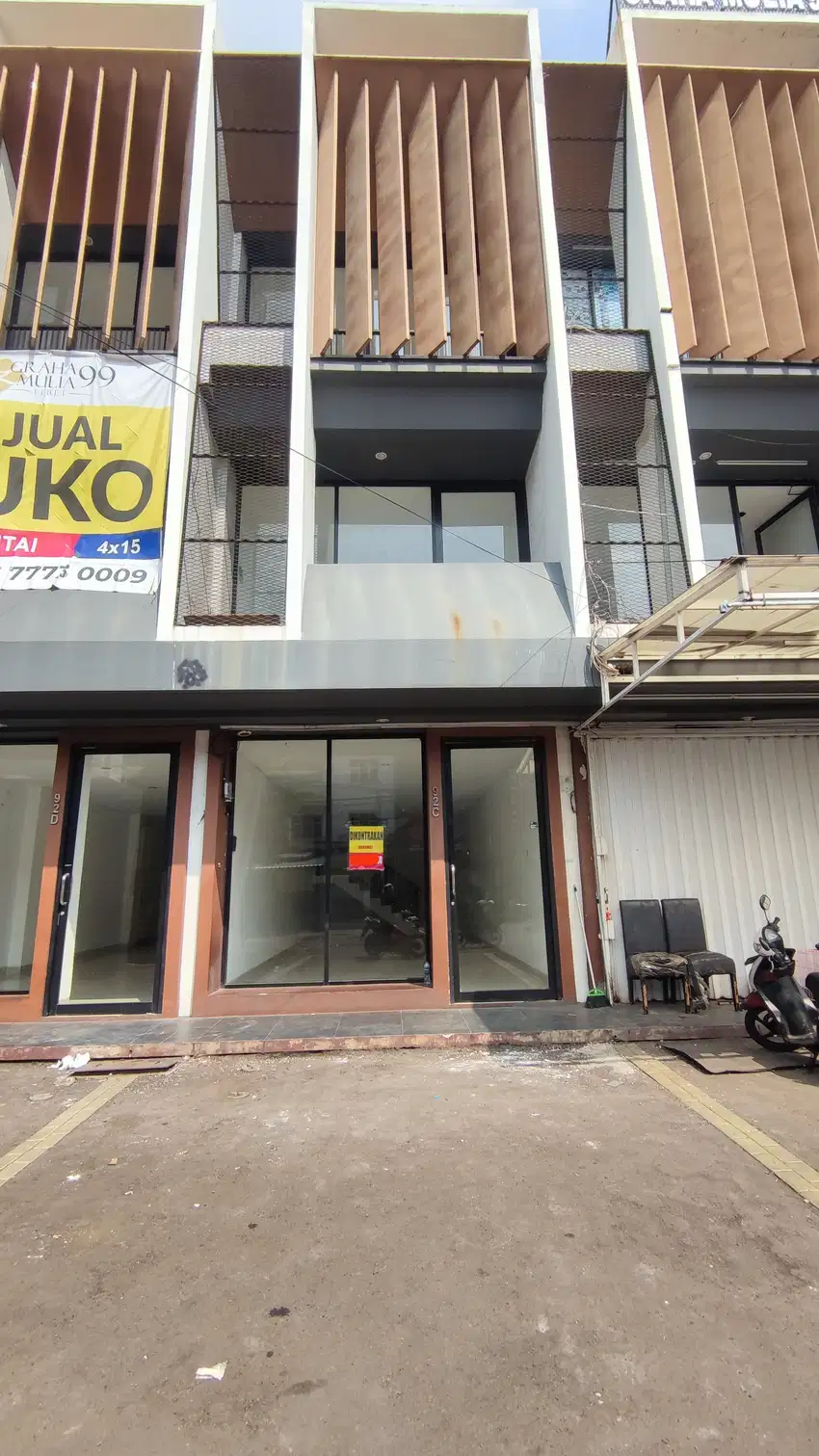 Ruko Baru 4 Lt Pinggir Jalan Besar, Di Pusat Bisnis Jakarta Selatan