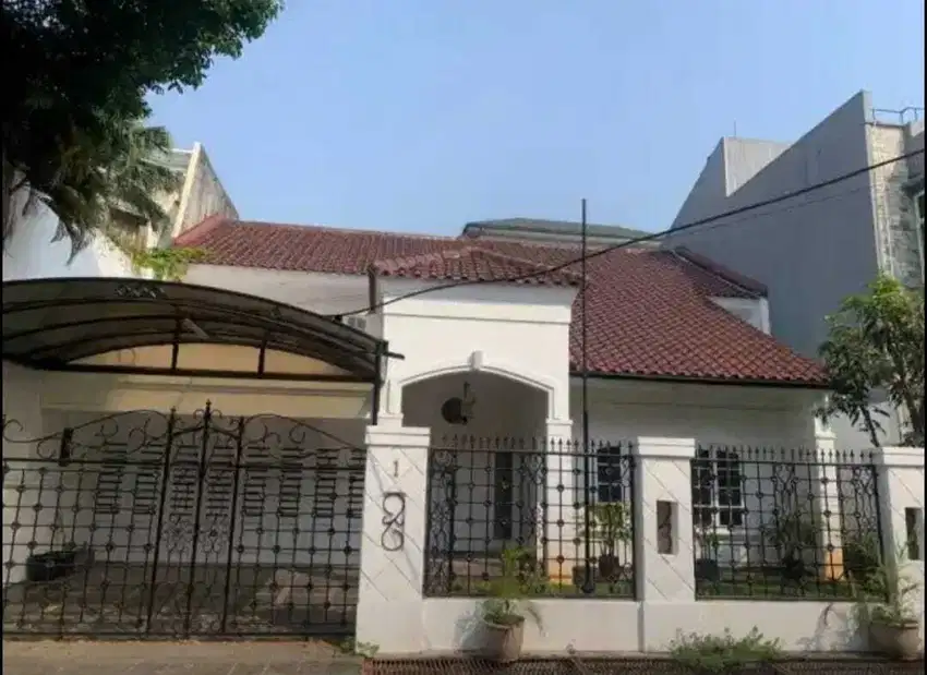 RUMAH MEWAH DIJUAL MURAH DI HANG LEKIR KEBAYORAN BARU DEKAT SENAYAN
