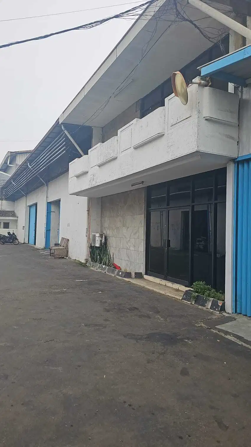 Banyak gudang kiara condong mainroad kota bandung